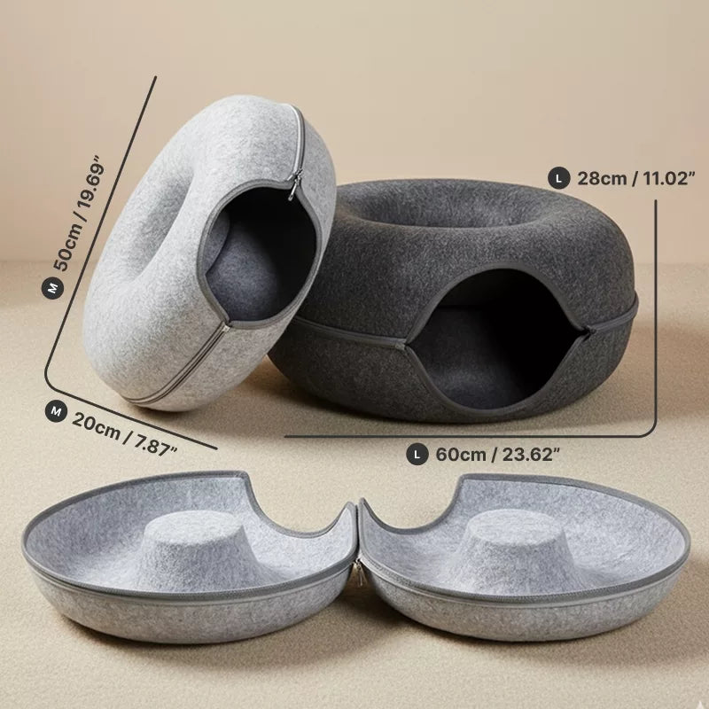Two felt 2-in-1 cat donut beds in light grey and dark grey, showing M (50 x 20cm) and L (60 x 28cm) sizes, with one bed unzipped into two separate halves